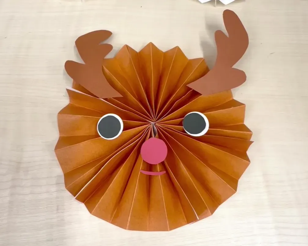 顔のパーツを貼った画像